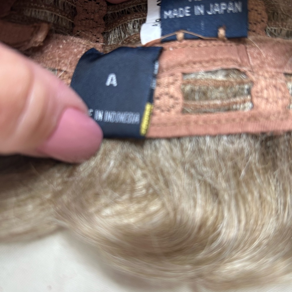 Christine Jordan Short Layered Women’s Wig in Ash Blonde - Picture 3 of 8
